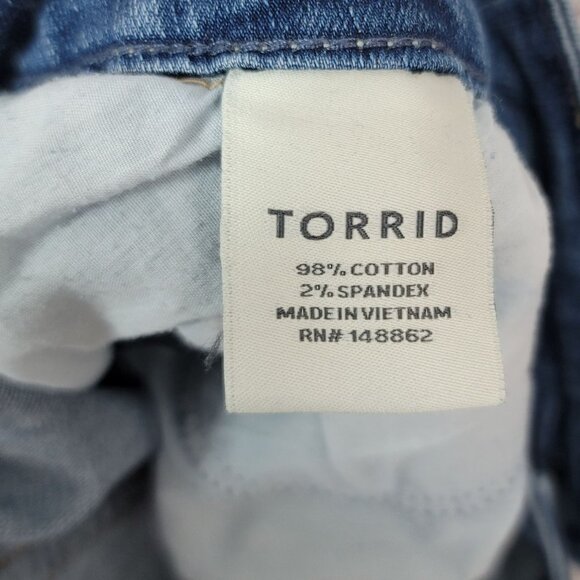 Torrid Skinny Denim Short Shorts Destruction Blue Size 20 Cutoff Frayed Zip Mid - Picture 7 of 7